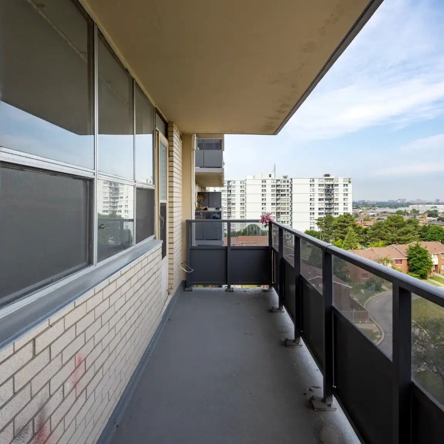 Oakview Heights — 2 Bedroom - Photo 1