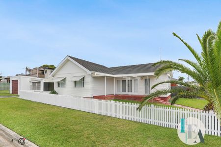 Fresh, Light & Coastal Living - Photo 5