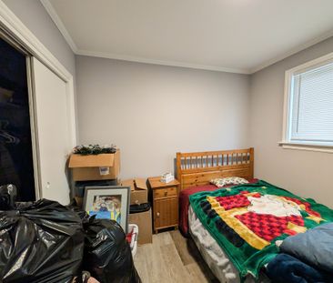 5-Bedroom House with Full In-Law Suite – St. Catharines! - Photo 6