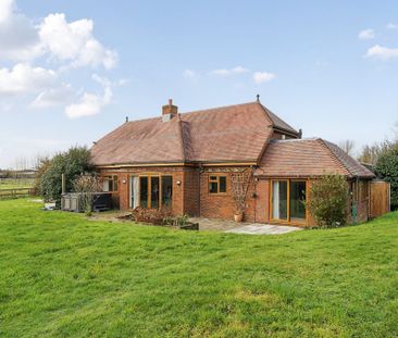 6 Bedroom House - Foxes Lane, West Wellow - Photo 1