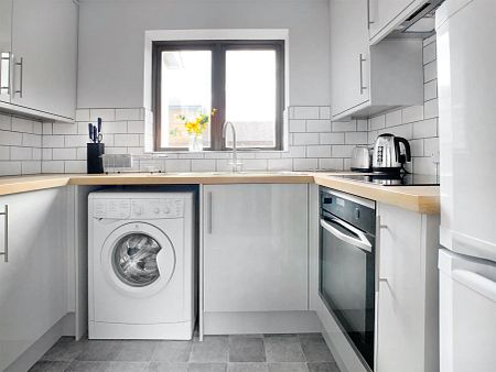 2 Bed, Apartment - Photo 4