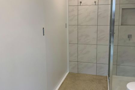 Modern 2-Bedroom Unit - Photo 4