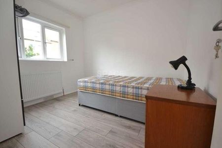 Blenheim Gardens, Reading, Berkshire, RG1 - Photo 4