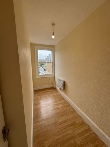 3 Bed Flat, Hichisson Road, SE15 - Photo 2