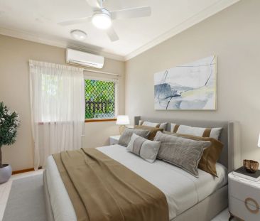 Furnished ground floor apartment, two streets from beach. - Photo 1