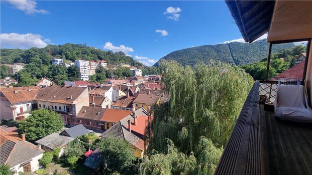 Apartament de trei camere zona Centrul Istoric Brasovechi - Fotografie 1