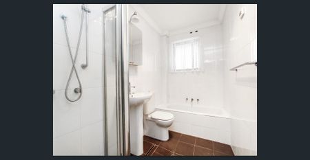 Oversized Two-Bedroom Apartment - Photo 4