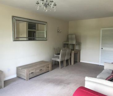 3 bedroom maisonette to rent - Photo 2