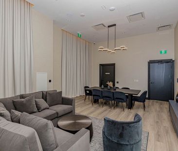 For Lease - 2333 Khalsa Gate Unit# 424, Oakville, Ontario - Photo 3