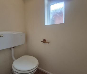 Ashfield Crescent, Wollescote, Stourbridge, DY9 - Photo 2