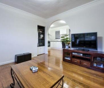 19 Ambon Street, Preston VIC 3072 - Photo 2