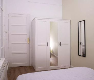 Double bed in Rooms for rent in 3-bedroom apartment in Goya - Photo 5