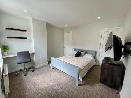 2 bedroom terraced house to rent - Photo 4