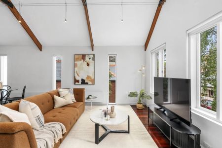 Beachside Sophistication in Middle Park - Photo 3