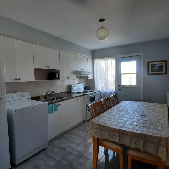 Appartement 3 ½ (dernier étage) à louer. Disponible à partir du 1er novembre 2025 - Photo 1