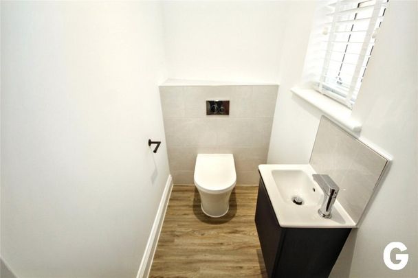 2 bedroom end of terrace house to rent - Photo 1