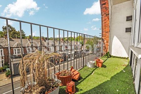 2 bedroom apartment to rent - Photo 4