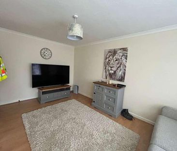 Bedroom Apartment - Private Parking - North Luton, LU4 - Photo 2