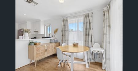 Stylish Beachside Living in a Quiet, Secure Location - Photo 4