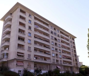 Bel appartement rénové de 2,5 pièces - Foto 3