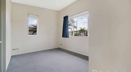 Spacious Family Home in Sought-After Glendowie - Photo 3