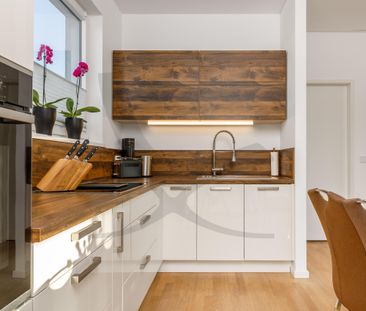 Penthouse Living - Photo 6