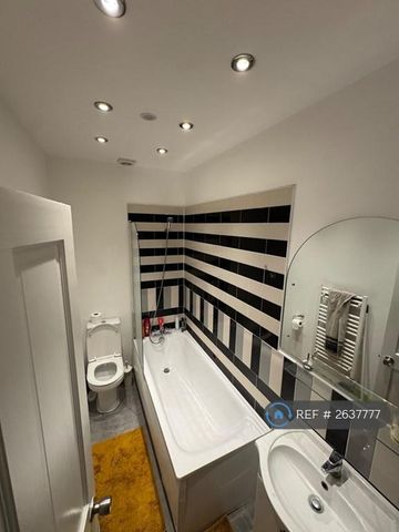 5 bedroom terraced house to rent - Photo 2