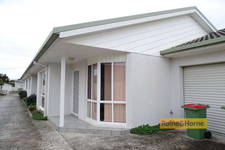 THREE BEDROOM VILLA IN THE HEART OF ETTALONG BEACH - Photo 5