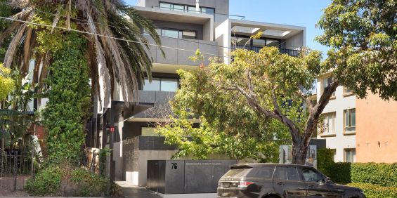 Light-filled sanctuary for a brilliant bayside lifestyle – FULLY FURNISHED and open for an offer - Photo 3