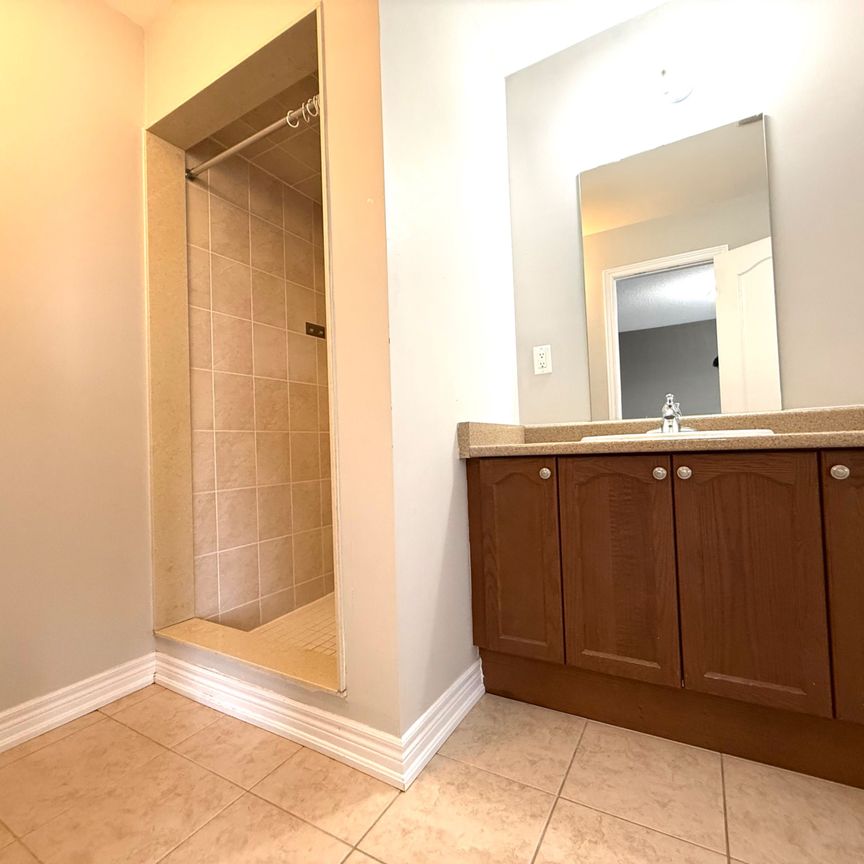 For Lease - 88 Banbridge Crescent Unit# Upper, Brampton, Ontario - Photo 1