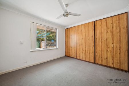 Spacious 3 bedroom with a pool - Photo 3