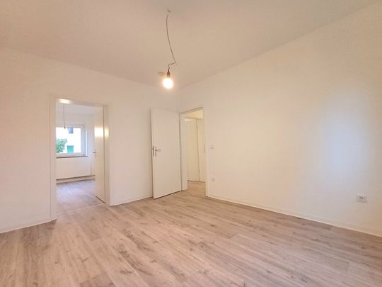Kernsaniert! 3-Zimmer-Wohnung mit Balkon - Photo 1