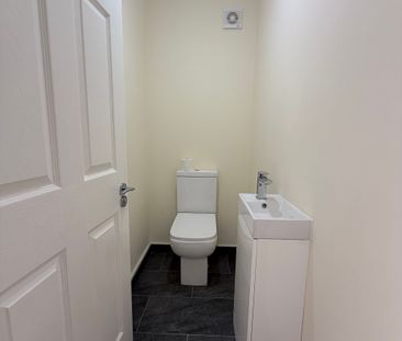 3 bed semi-detached house to rent in High Street, Stalybridge, SK15 - Photo 1