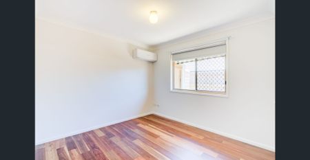 FRESH PAINT - NEW BLINDS CLOSE TO LOCAL PARKS IN A QUIET CUL DE SAC - Photo 3