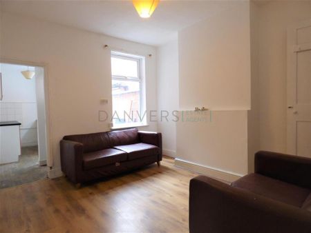 2 bedroom terraced house to rent - Photo 4