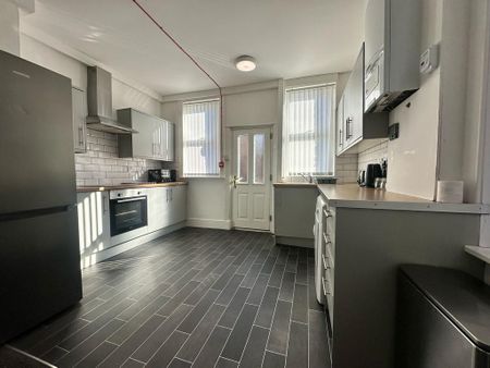 1 bedroom house of multiple occupation to rent - Photo 3