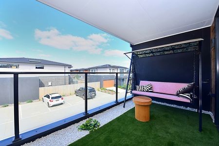 Modern 4-Bedroom Townhouse in the Heart of Keysborough - Photo 4