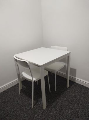 Studio Flat, Salisbury Road, M21 - Photo 1