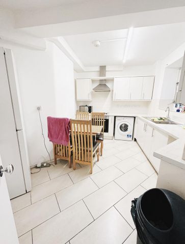 5 bedroom flat share to rent - Photo 4