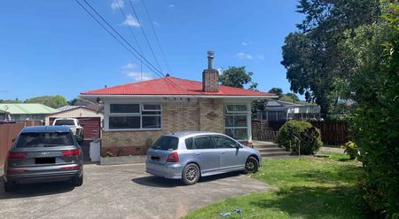 Tidy 3 bedroom home in a Handy Location - Photo 3