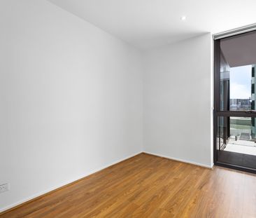 In The Heart Of The City - Photo 3