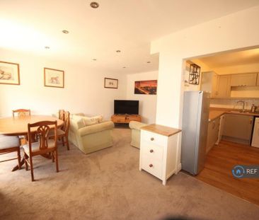 1 bedroom in a house share to rent - Photo 4