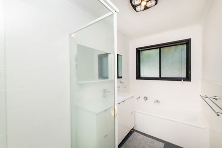 33 Buggy Crescent, McKellar ACT 2617 - House For Rent | Domain - Photo 3