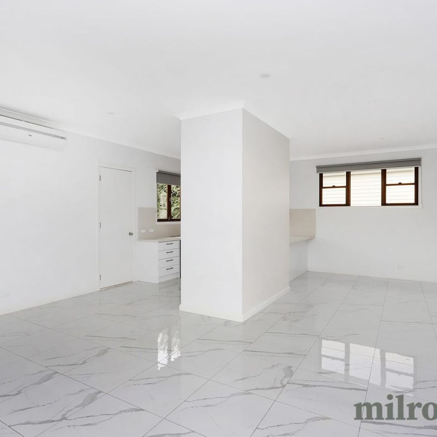 A Rare Find in the Heart of Albion - Photo 1