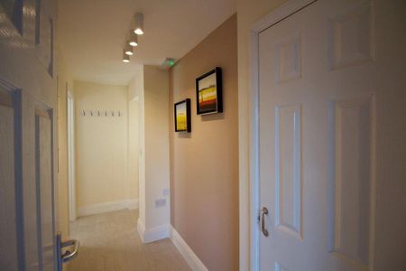 4 bedroom townhouse to rent - Photo 4