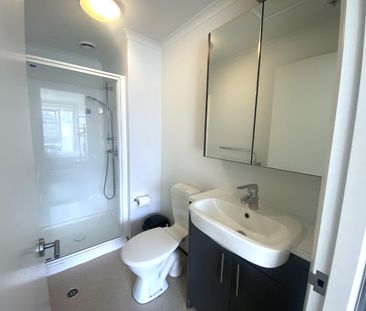 Te Aro Living -One week rent free! - Photo 6