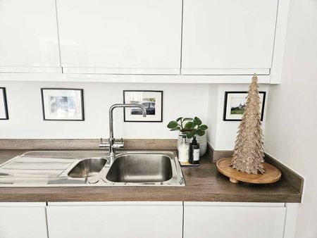 Hampton Place, Ashford, TN23 - Photo 5