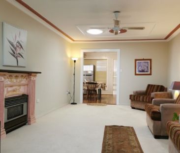 Furnished Room for Rent in Central Newtown Location - Photo 2