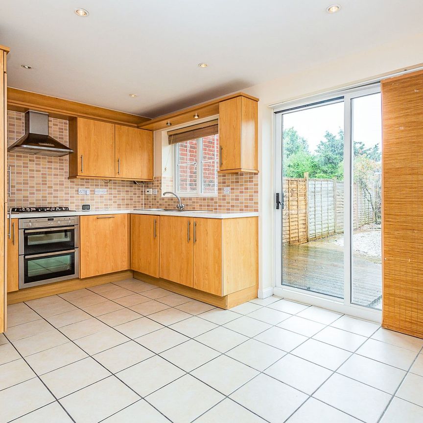 Benham Drive, Spencers Wood, Reading, RG7 - Photo 1