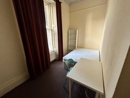 5 bedroom flat to rent - Photo 3